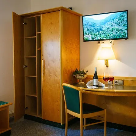 Waibstadter Hof Hotel *